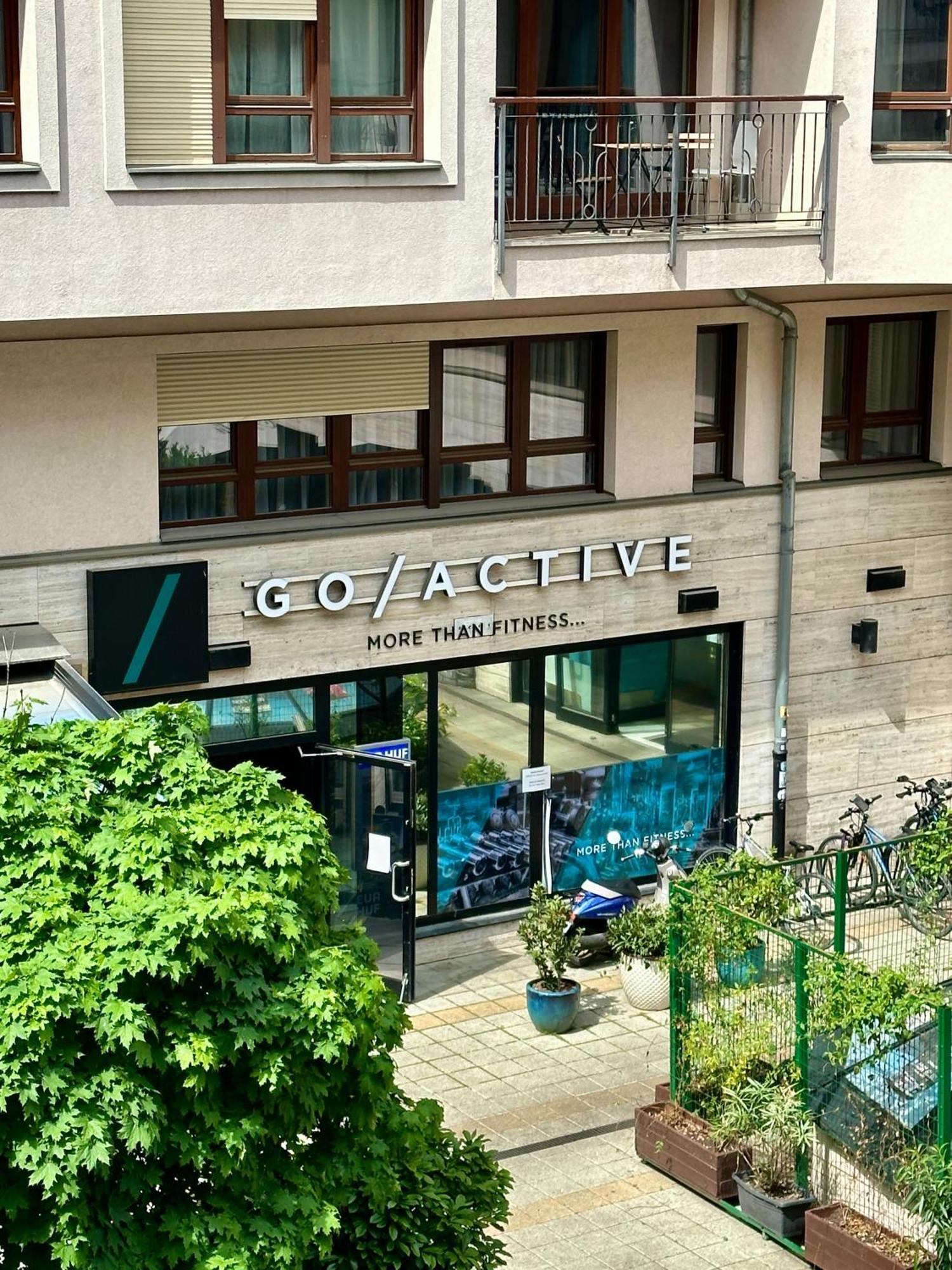 City Center Apartment With Balcony Boedapest Buitenkant foto