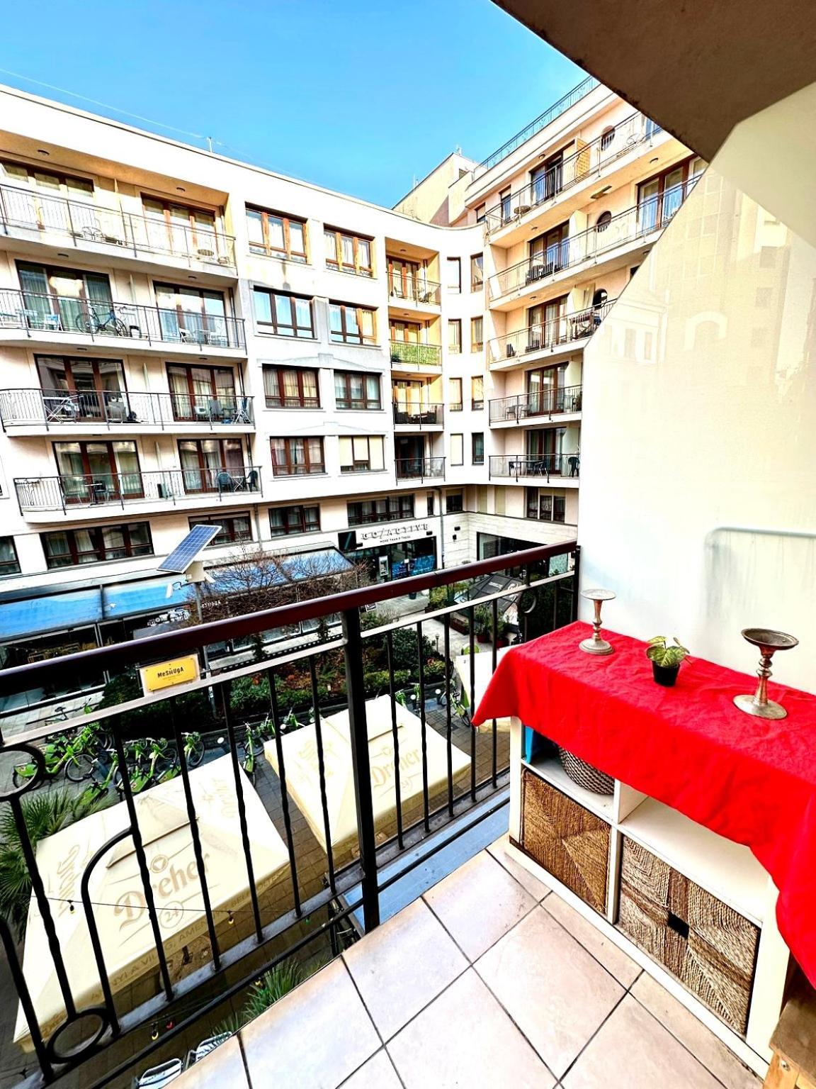 City Center Apartment With Balcony Boedapest Buitenkant foto