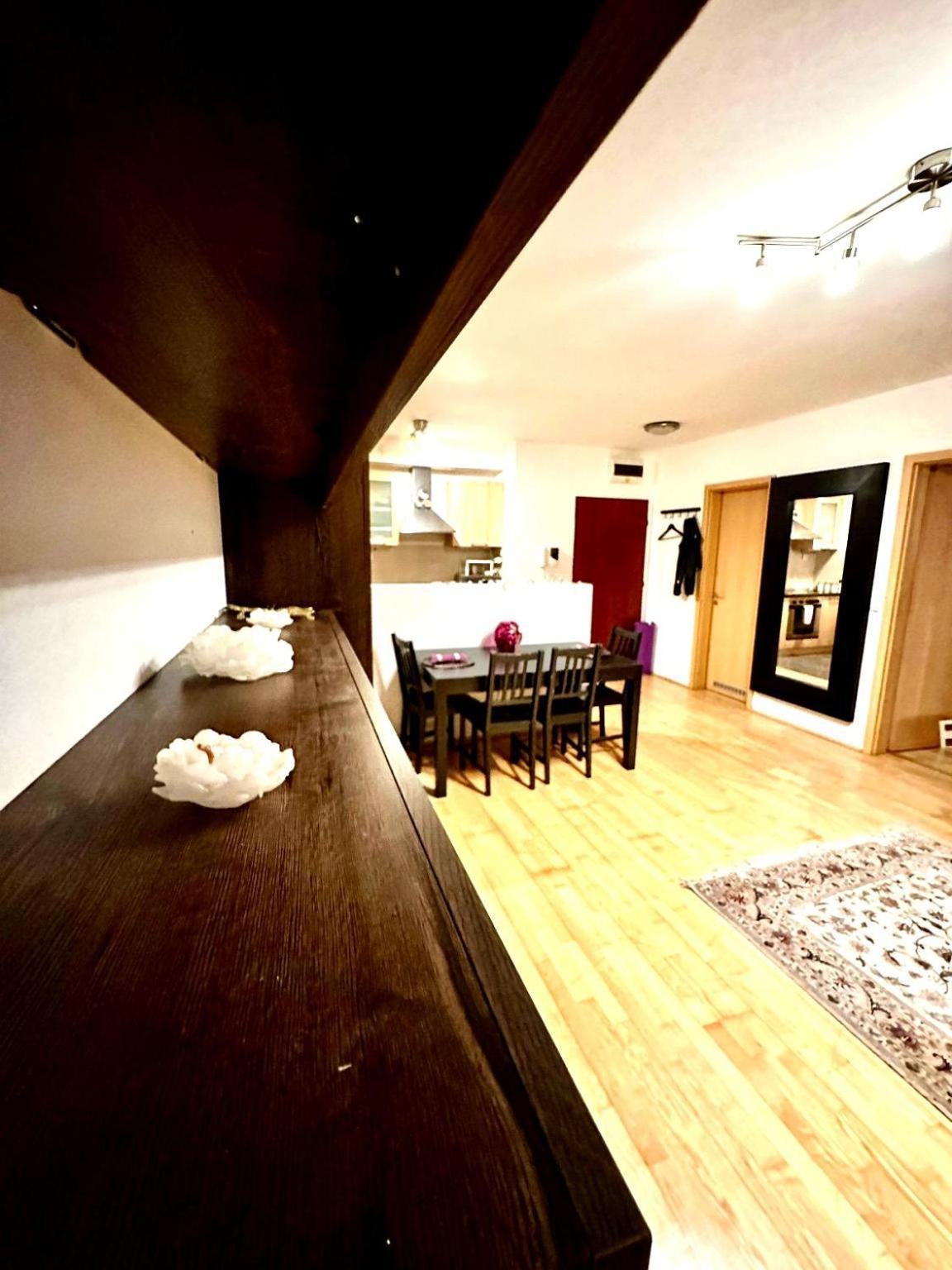 City Center Apartment With Balcony Boedapest Buitenkant foto