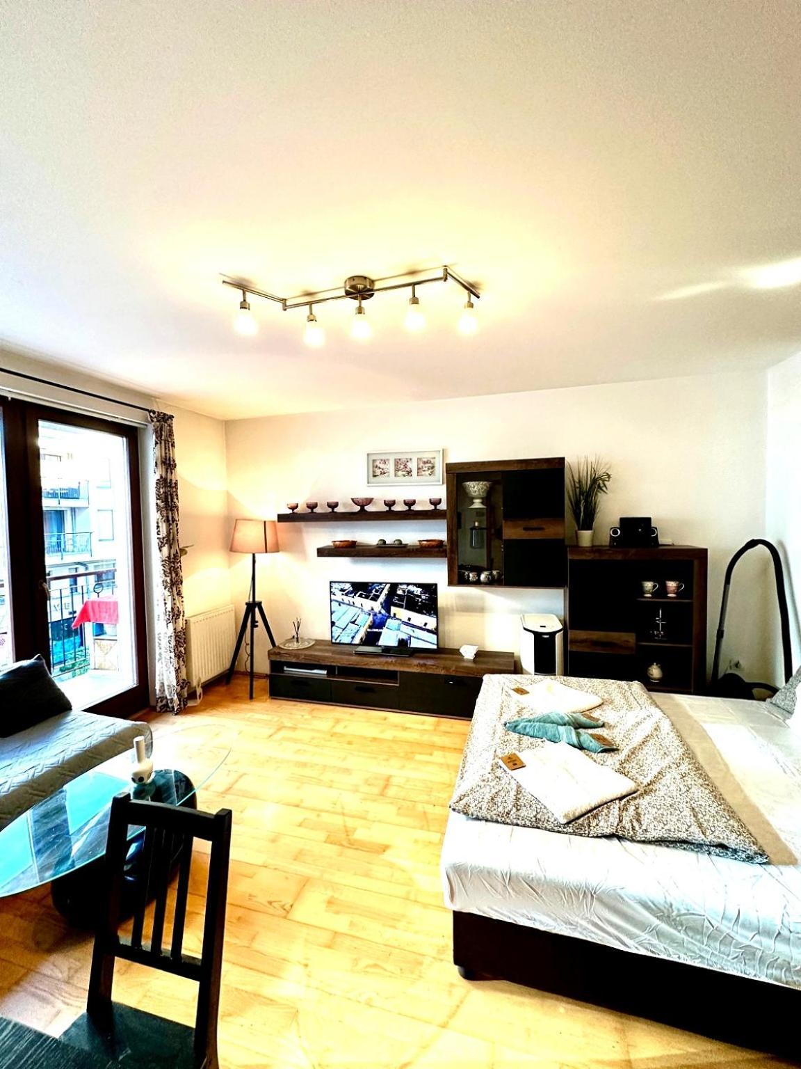 City Center Apartment With Balcony Boedapest Buitenkant foto