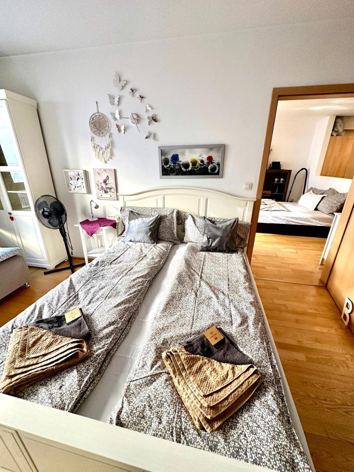 City Center Apartment With Balcony Boedapest Buitenkant foto